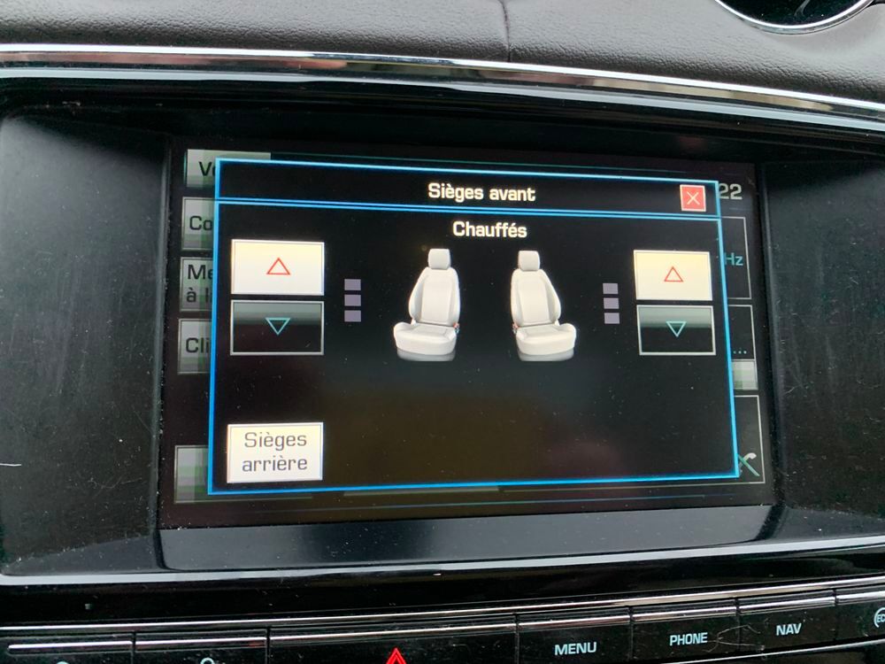 XJ V6 3.0 - 275 Diesel Luxe Premium Empattement Court A 2015 occasion 59310 Auchy-lez-Orchies