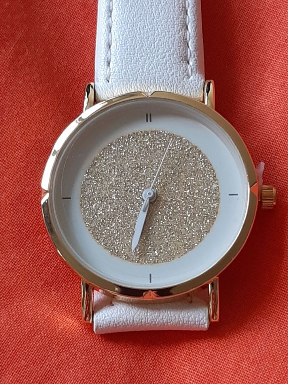 Montre blanche Trendy - La touche brillante de votre look - Bijoux et montres
