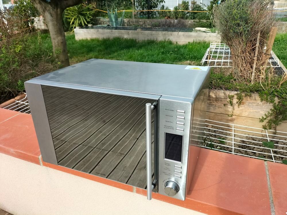 Four micro-ondes gril Electroménager