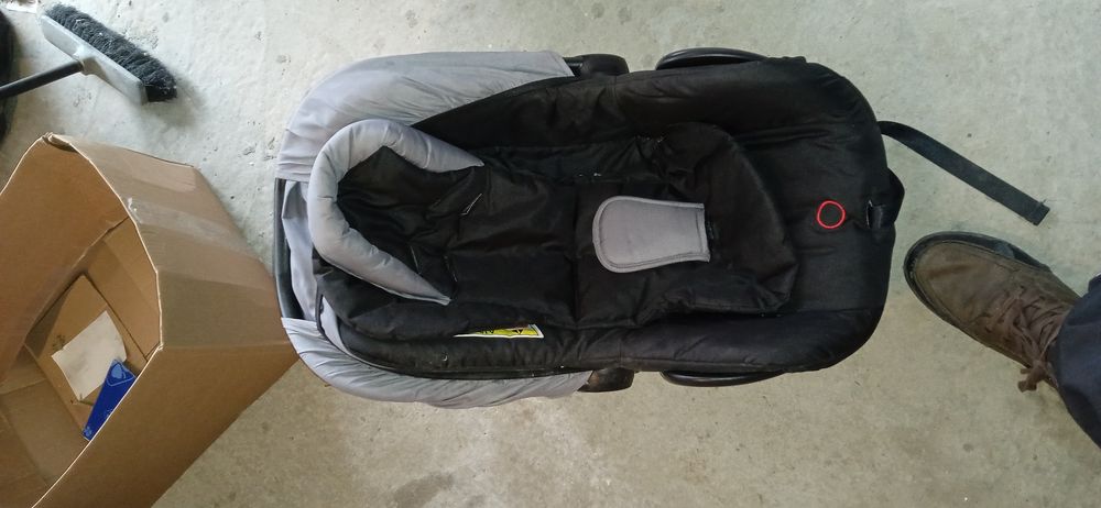 Poussette multifonction avec si&egrave;ge auto b&eacute;b&eacute; Puériculture