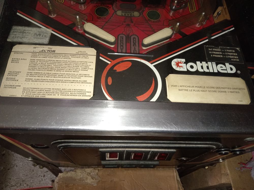 FLIPPER de COLLECTION GOTTLIEB TX-SECTOR sorti en MARS 1988 