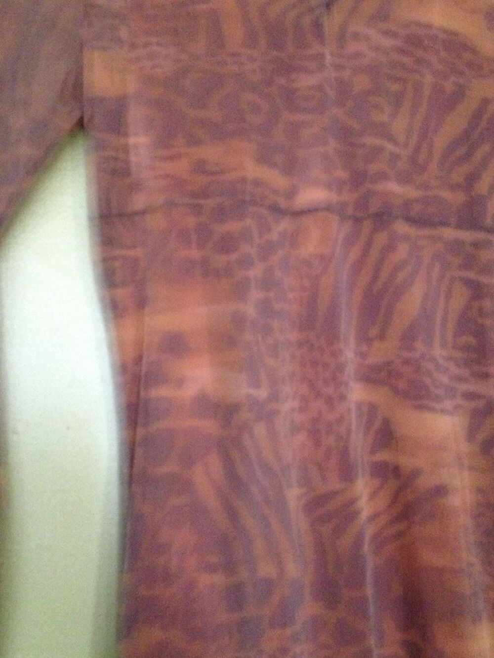 Robe longue pr&egrave;s du corps. Vêtements