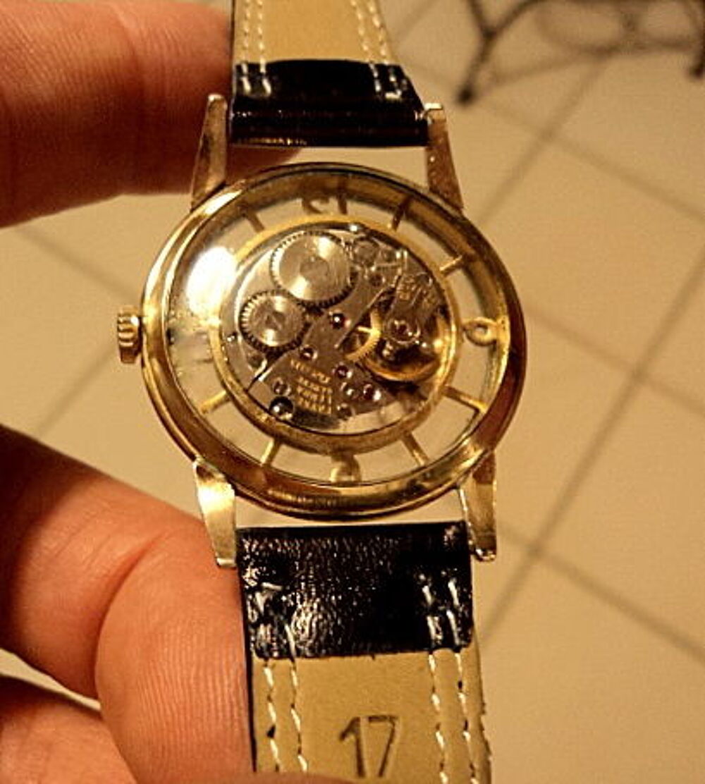 Favre-Leuba Jaeger LeCoultre demi-squelette vers 1960-70 
Bijoux et montres
