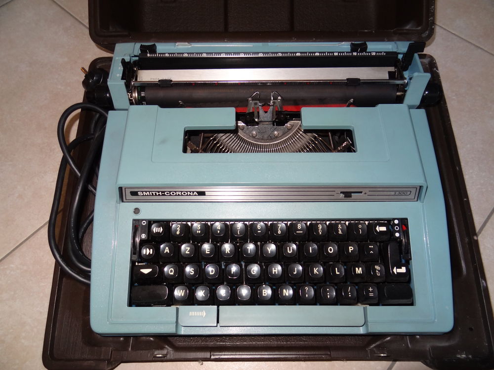 Machine &agrave; Ecrire SMITH CORONA S300 