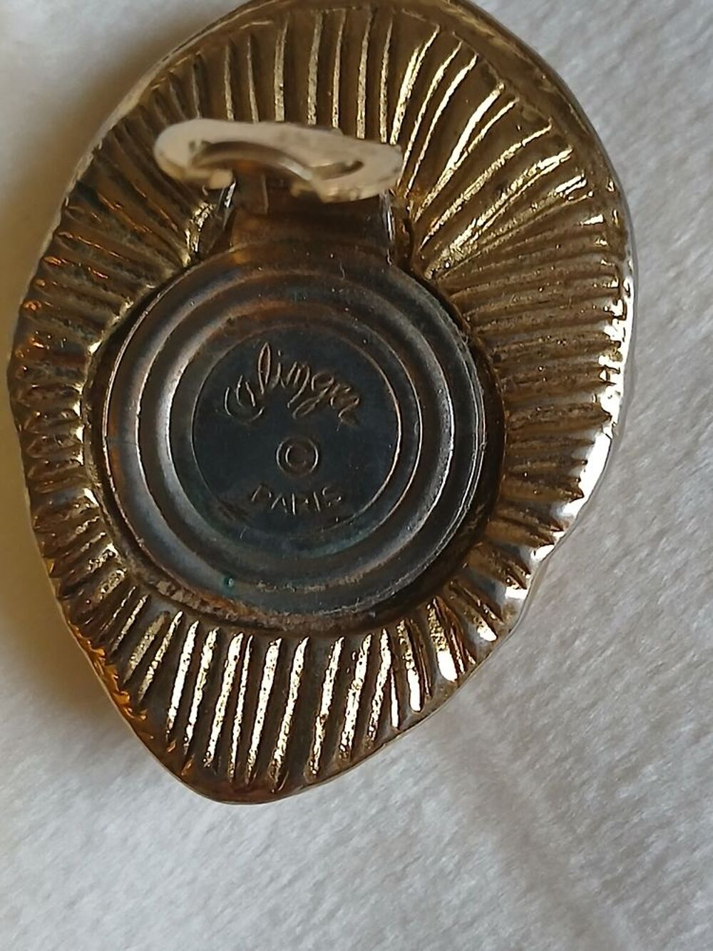 Kalinger PARIS boucle d'orille Bijoux et montres