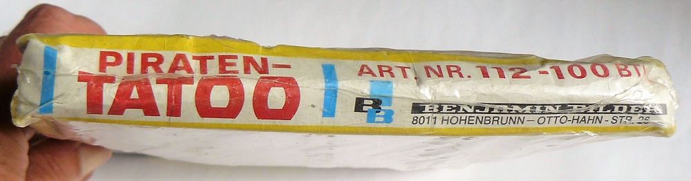 Boite Piraten Tattoo compl&egrave;te - 100 pochettes - Tatouages 