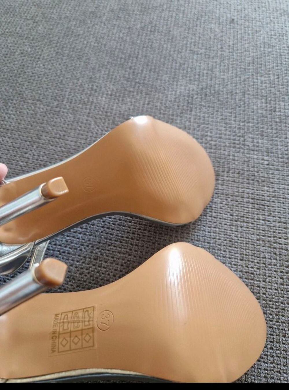 Talons argent&eacute;s Chaussures