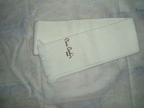 ECHARPE PIERRE CARDIN NEUVE 0 Corbeil-Essonnes (91)
