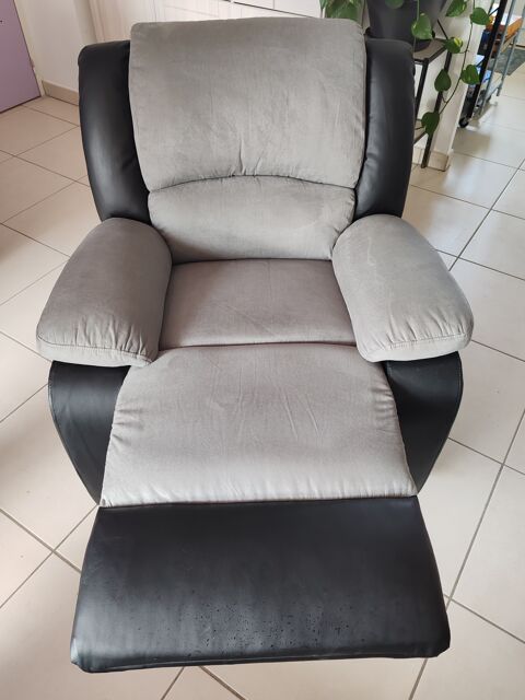 Fauteuil inclinable bi-matire gris et noir 250 Maureillas-las-Illas (66)