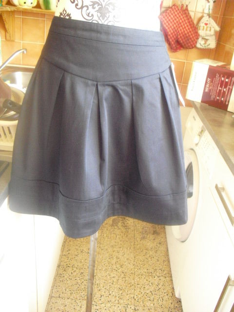 JUPE COROLLE noire NEUVE étiquettée CAMAIEU TAILLE 34 12 Lyon 5 (69)