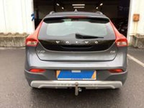 V40 Cross Country D2 115 Momentum 2014 occasion 44320 Saint-P&egrave;re-en-Retz