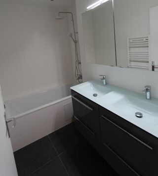  Appartement à louer 3 pièces 61 m²