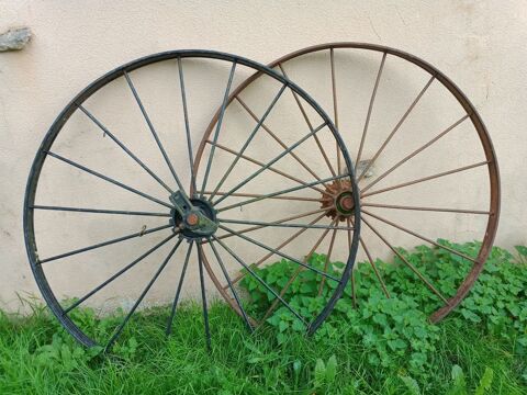 Anciennes roues en fer Oroux (79)