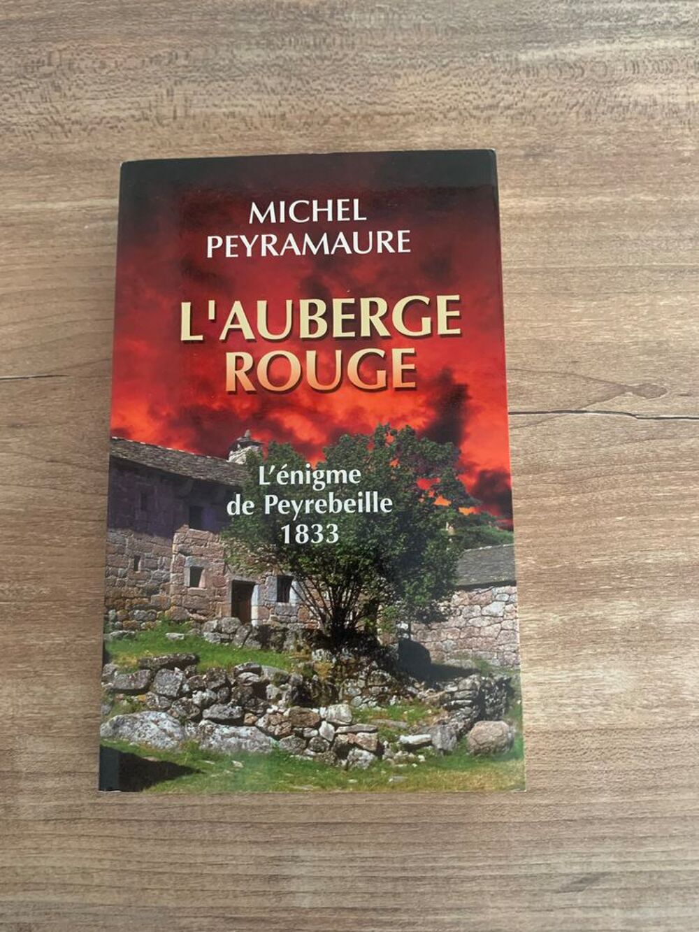 Livre " L' auberge rouge - l' &eacute;nigme de peyrebei Livres et BD