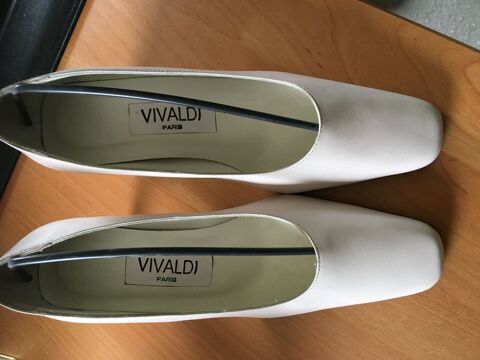 Escarpins cuir crme Vivaldi Taille 37 25 Chtenoy (45)