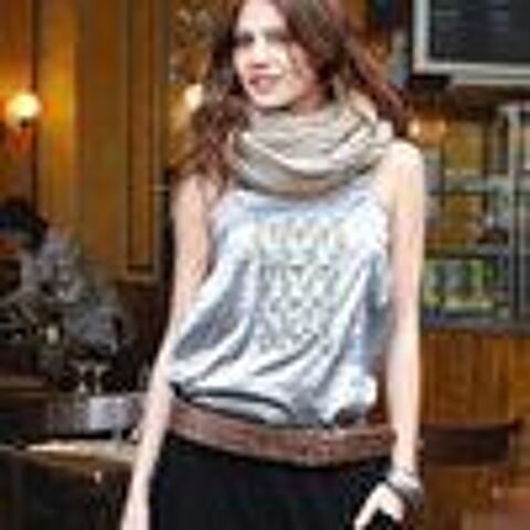 TOP A SEQUINS et perles satiné gris souris NEUF TAILLE 40 10 Lyon 5 (69)