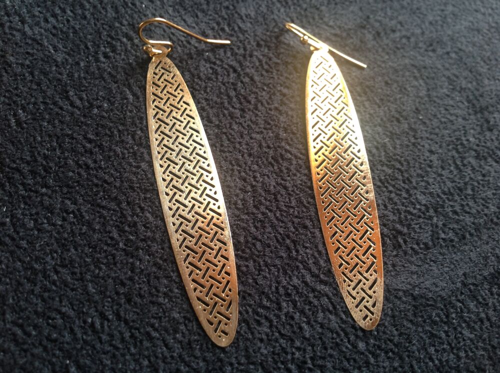 BOUCLES OREILLES DOR&Eacute; PLANCHE SURF 6,3cm Envoi Possible Bijoux et montres