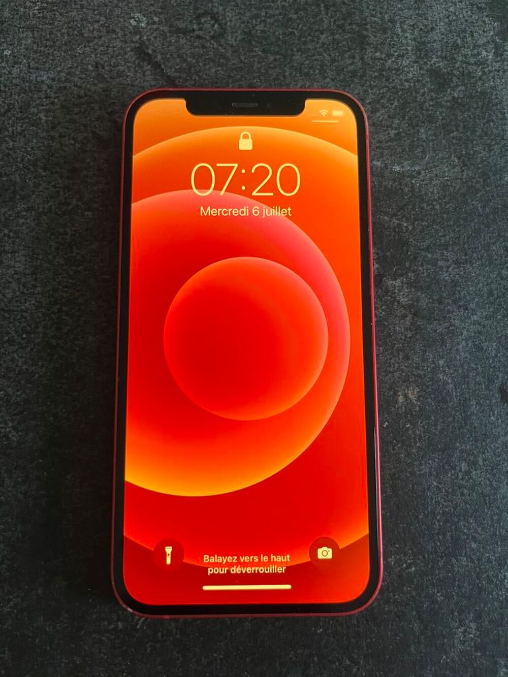 iPhone 12 64 Go RED + coque transparente 
Tlphones et tablettes