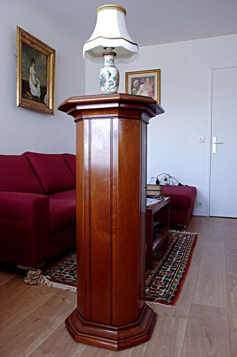 Meuble d'appoint ou meuble en forme de sellette 0 Paris 14 (75)