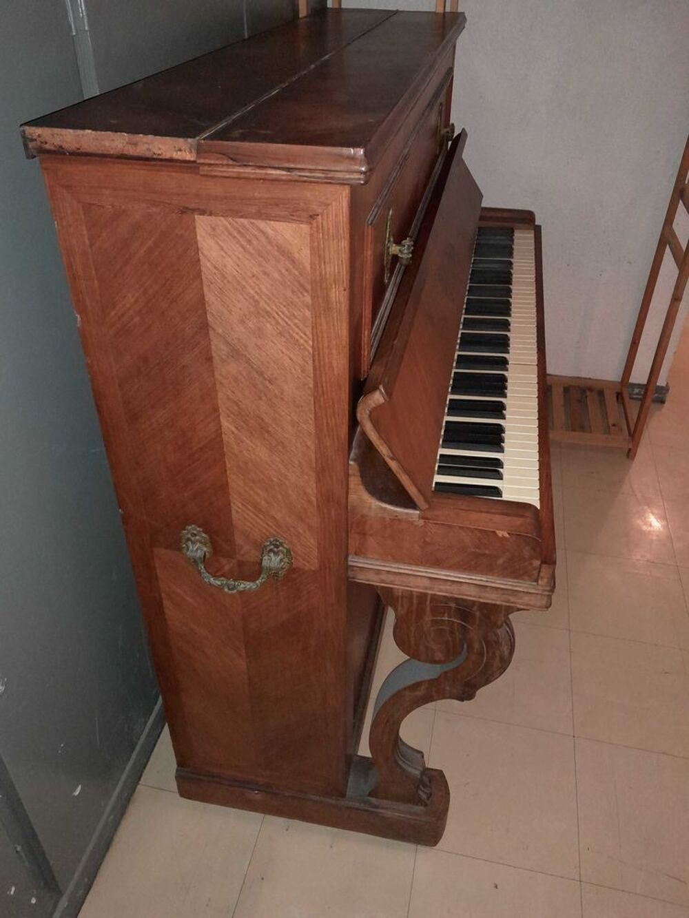 Piano Mussard bon &eacute;tat g&eacute;n&eacute;ral mais pas accord&eacute; Décoration
