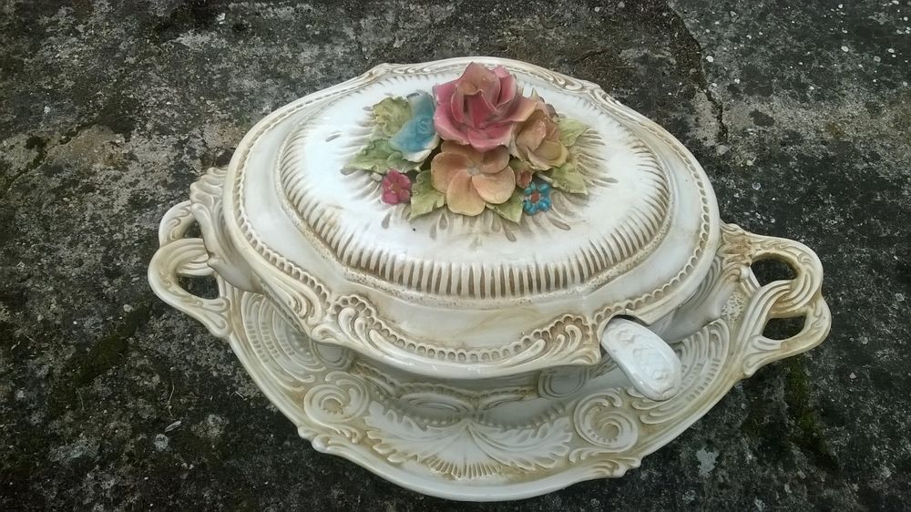 Soupi&egrave;re en Fa&iuml;ence
Ann&eacute;e 1950
Cuisine