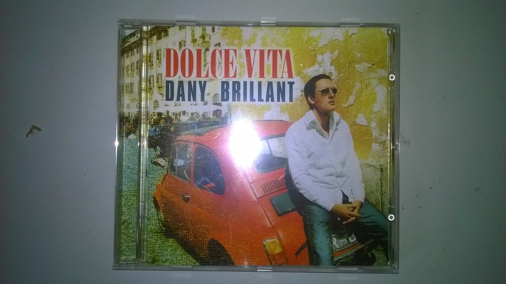CD Dolce Vita 
Dany Brillant
2001
Etat neuf CD et vinyles