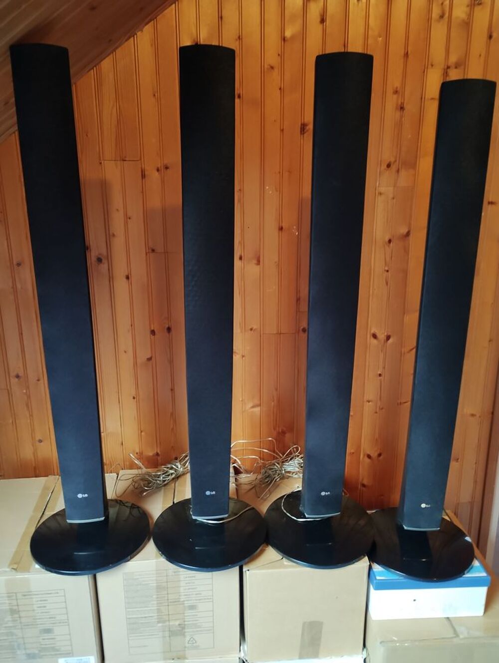 Lot de 4 enceintes LG Audio et hifi