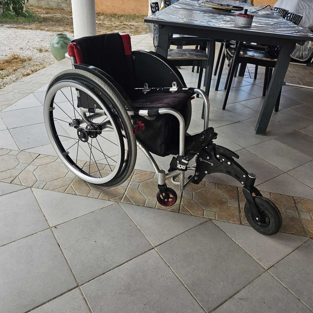 fauteuil roulant pliable avec roue v&eacute;lo qui s'adapte Vélos