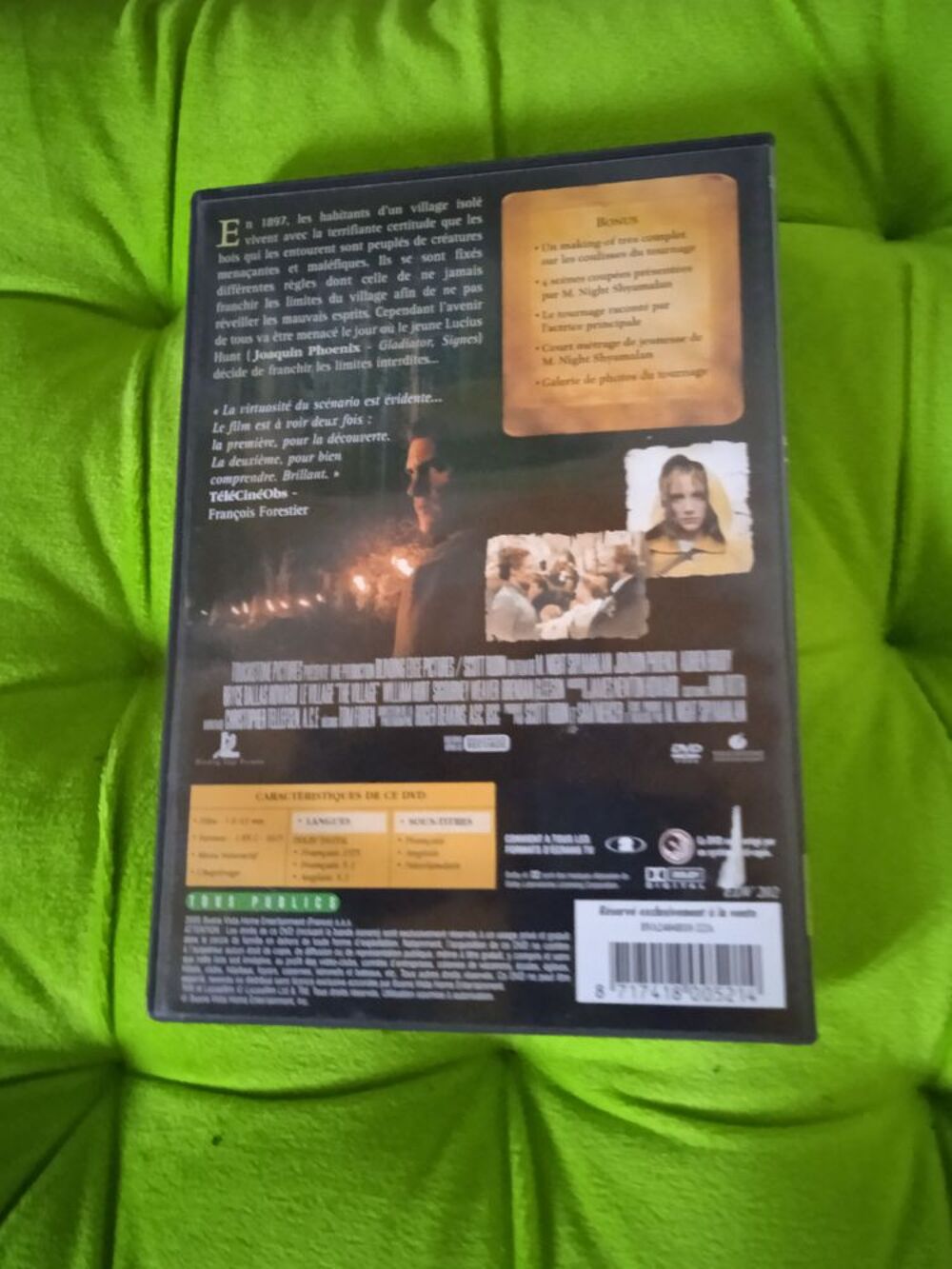 DVD Le Village
2005
Excellent &eacute;tat
En Fran&ccedil;ais
Multi lang DVD et blu-ray