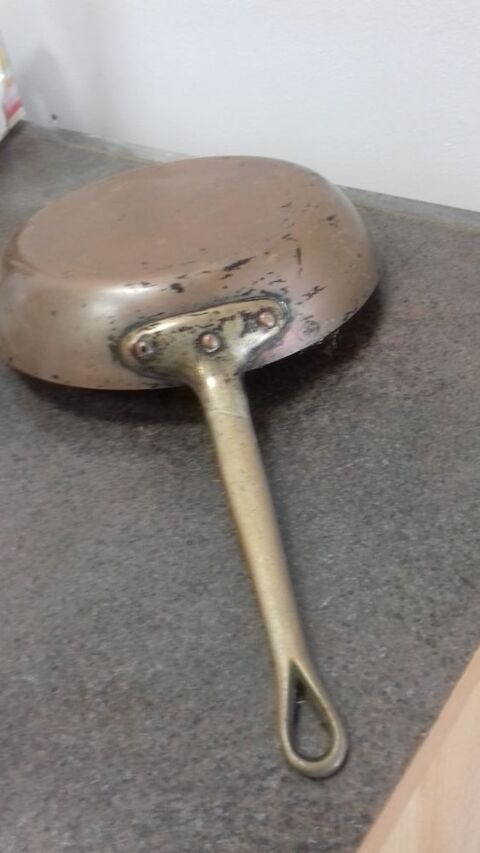 POELE EN CUIVRE 20 Carpentras (84)