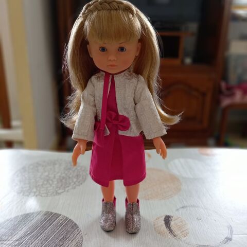 Poup�e COROLLE. 100 Nogent-sur-Marne (94)