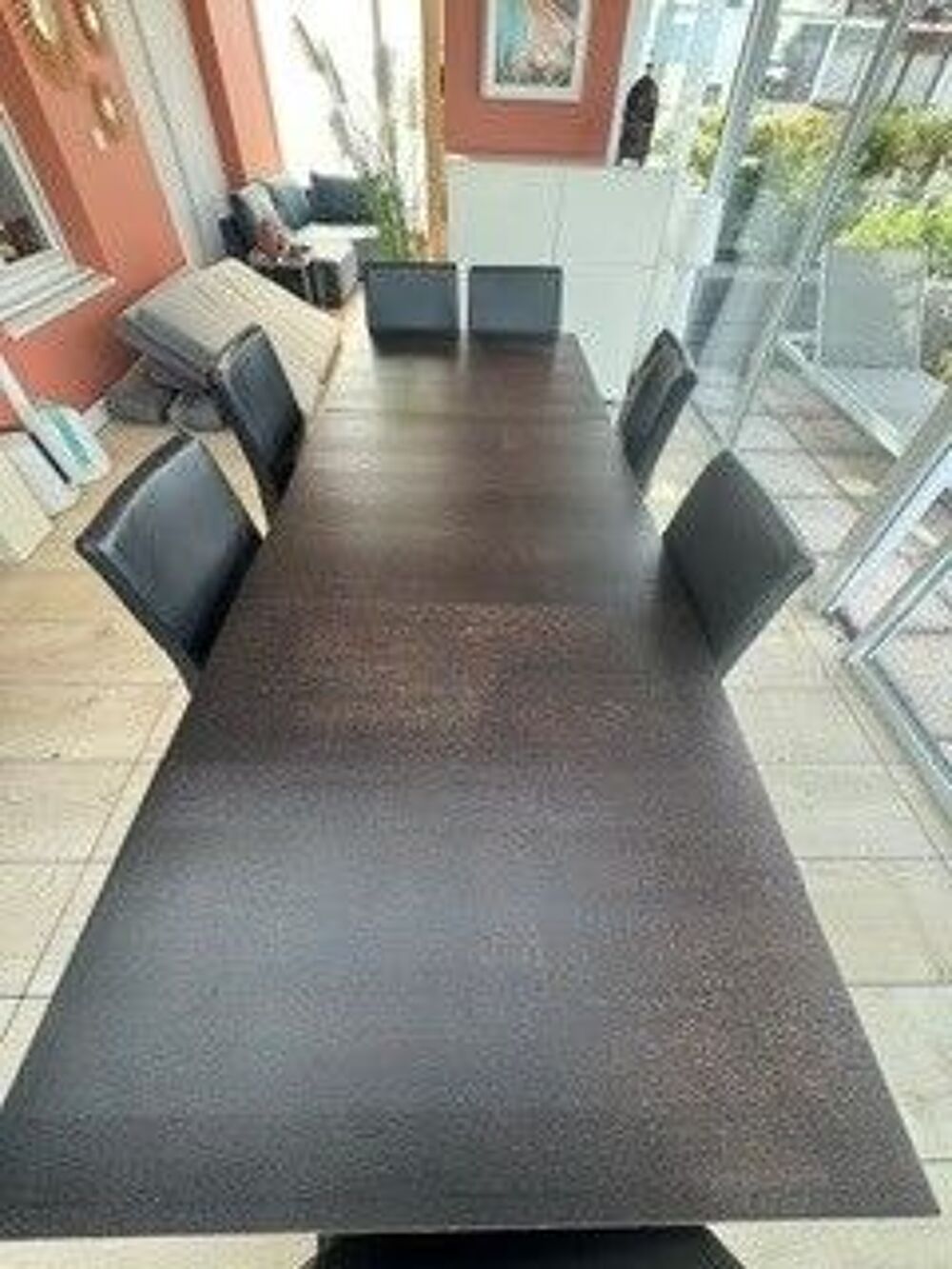 lot d'une table &agrave; manger et de 8 chaises de marque HABITAT Meubles