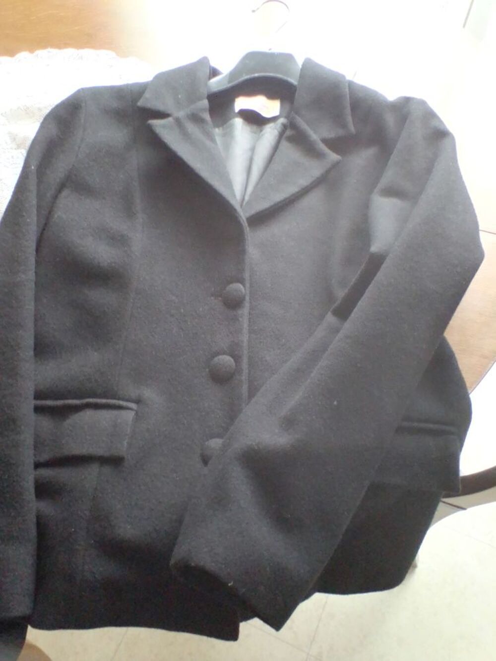 Vestes femmes une grise et une noire Vêtements