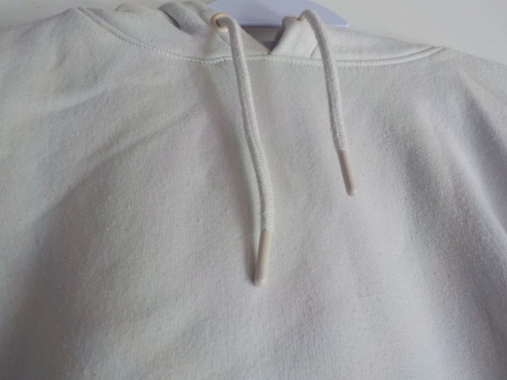 SWEAT A CAPUCHE BLANC/ECRU KIABI TAILLE M Vêtements