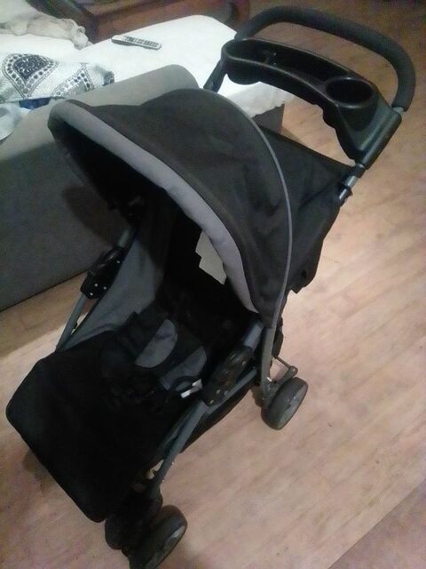 �change poussette mod�le NANIA TEXAS contre Tabacs � rouler. 0 Chartres-de-Bretagne (35)