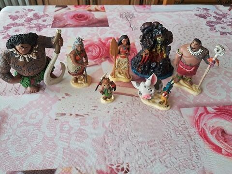 Lot Figurines VAIANA Deluxe Disney dessin animé manga japon 59 Fèves (57)