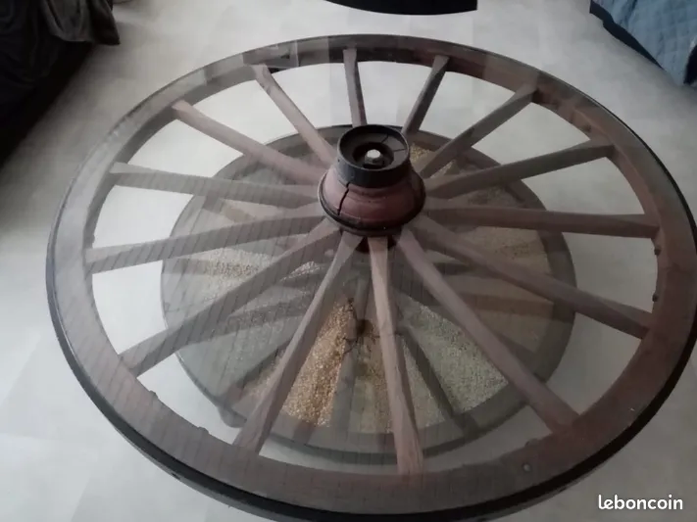 Table basse avec roues de charrettes Meubles