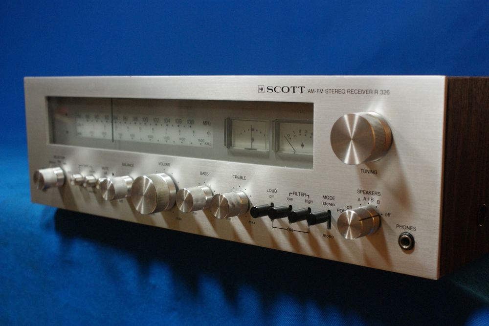 ampli tuner Scott vintage r326 r&eacute;vis&eacute; .
Audio et hifi