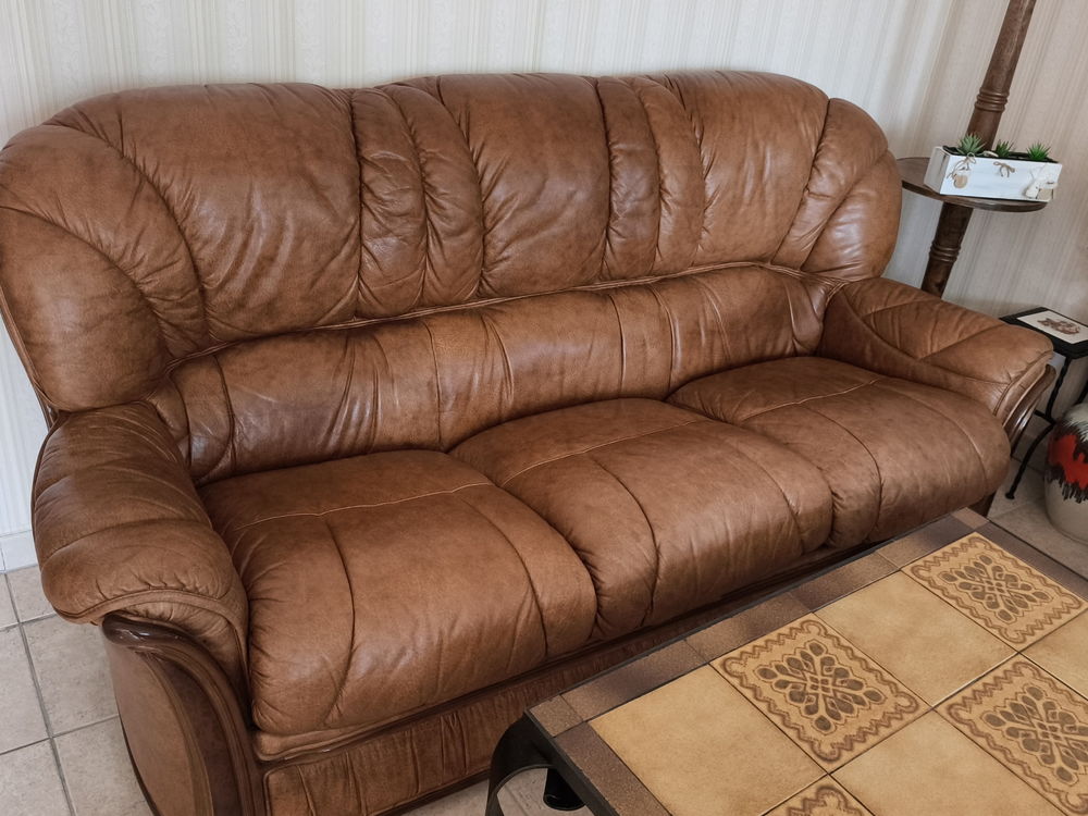 salon en cuir canap&eacute; 
250 € &middot;
Meubles