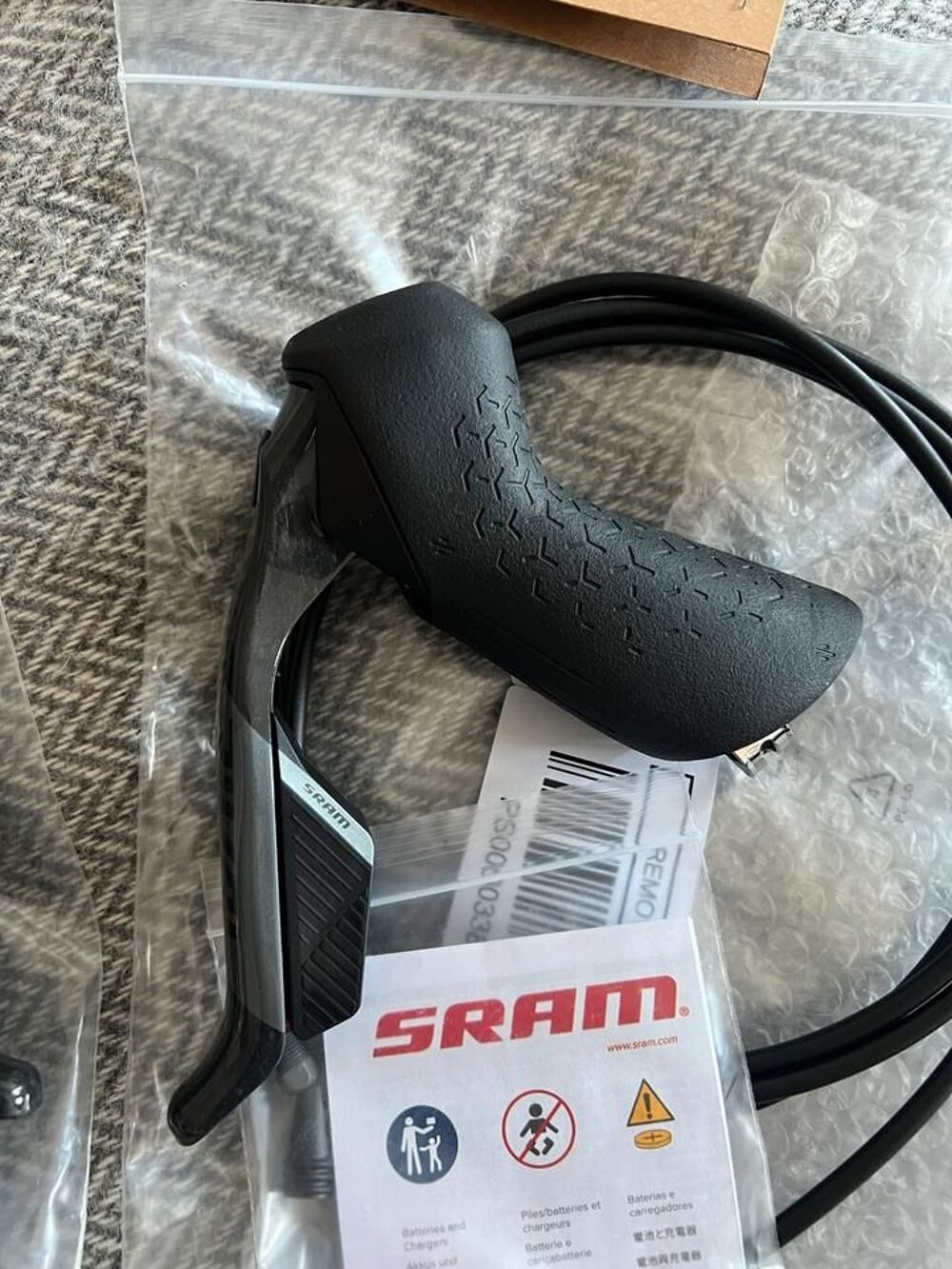 Manettes SRAM Rival AXS E1 Vélos