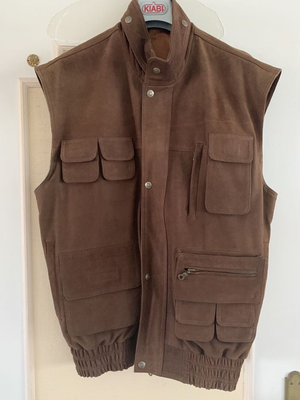 Gilet de chasse en cuir v&eacute;ritable
Vtements