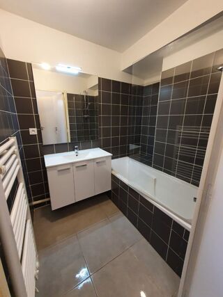  Appartement à louer 2 pièces 37 m²