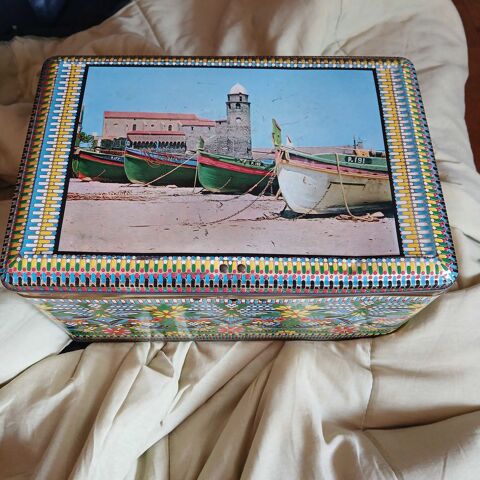 Boite a biscuits ou �  ce que vous voulez �zanville (95)