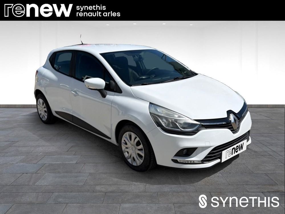 Clio IV CLIO SOCIETE DCI 90 ENERGY ECO2 82G AIR MEDIANAV 2018 occasion 13200 Arles