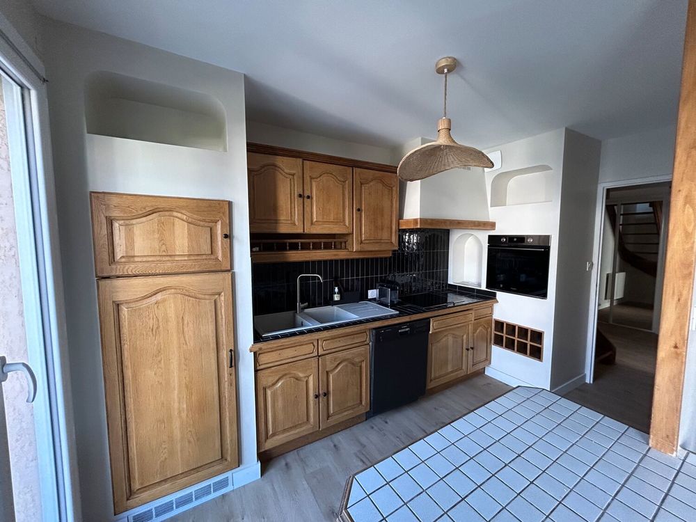 Location Appartement Appartement meublé rénové ? 3 chambres et 2 salles de bain Saint-julien-en-genevois