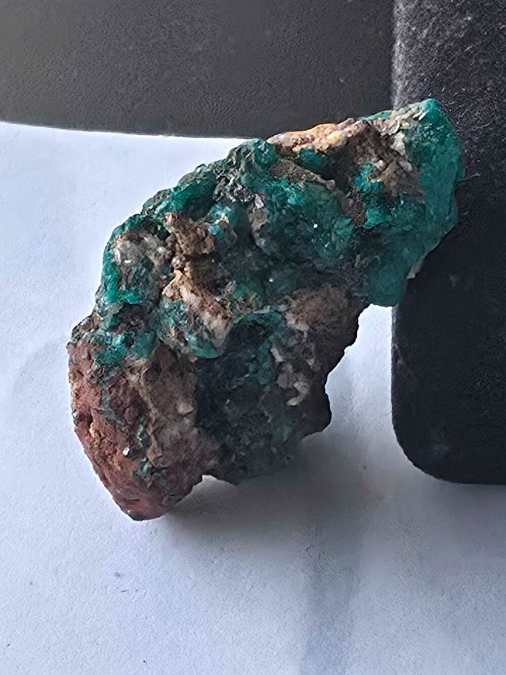 Superbe Dioptase-Cristaux Vert Emeraude Intenses-Katanga RDC-35g 