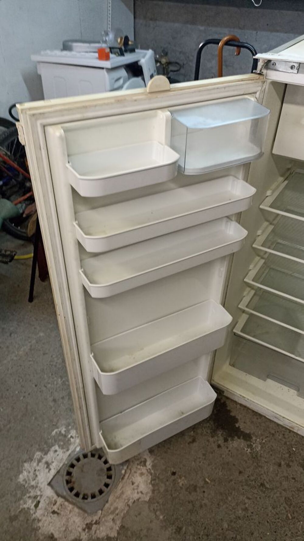 Frigo encastrable BOSCH Electroménager