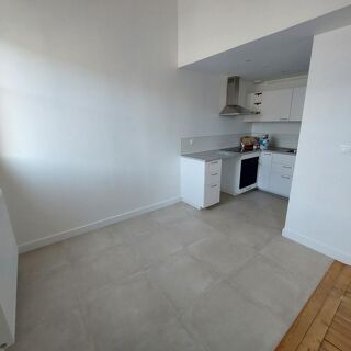  Appartement à louer 2 pièces 43 m²