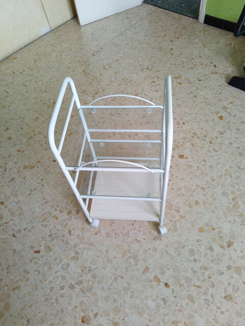 Desserte m�dicale sur roulettes 49 Villeneuve-d'Olmes (09)