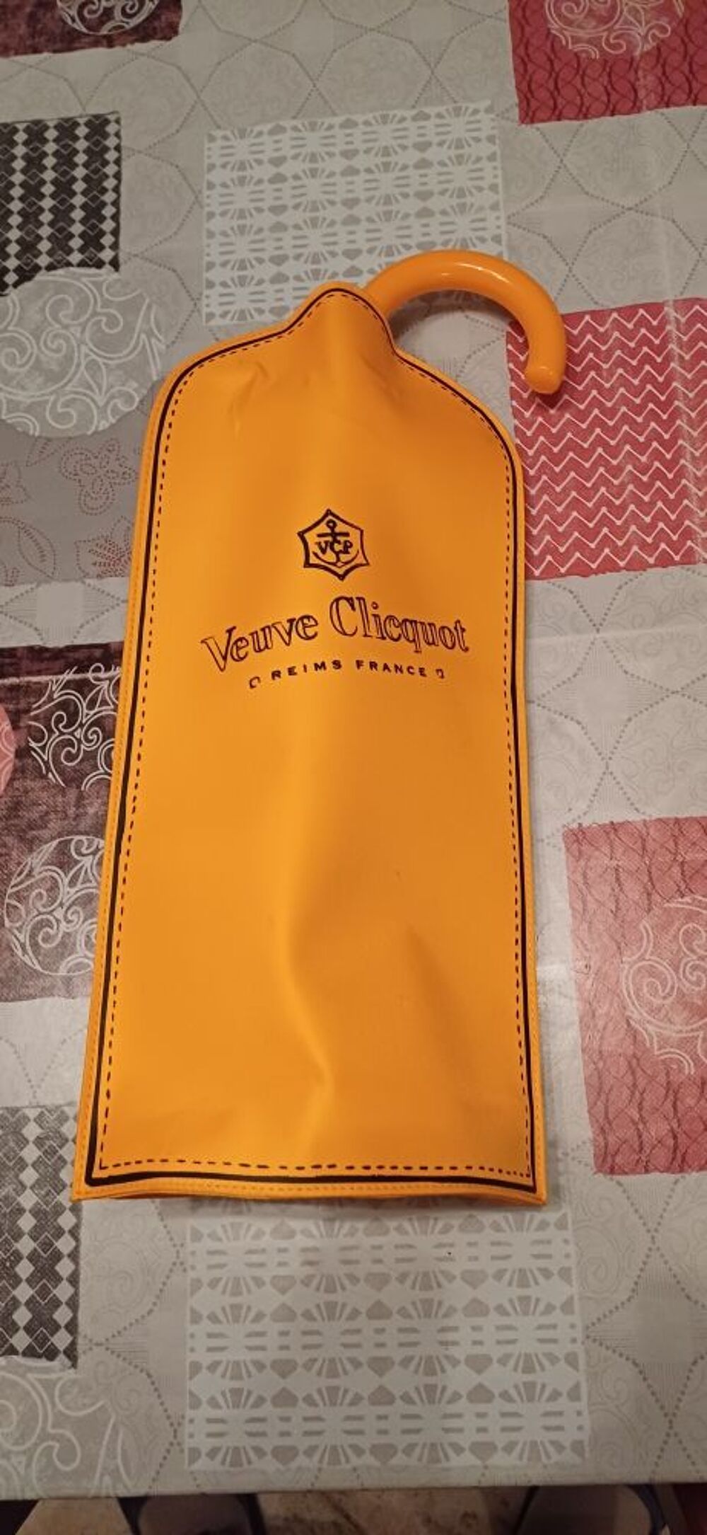 Veuve Clicquot suit me 